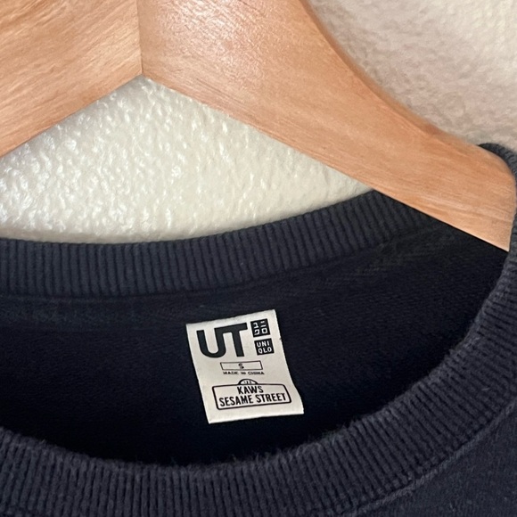 KAWS X UNIQLO Sesame Street Crew Neck Sweatshirt - Picture 3 of 5